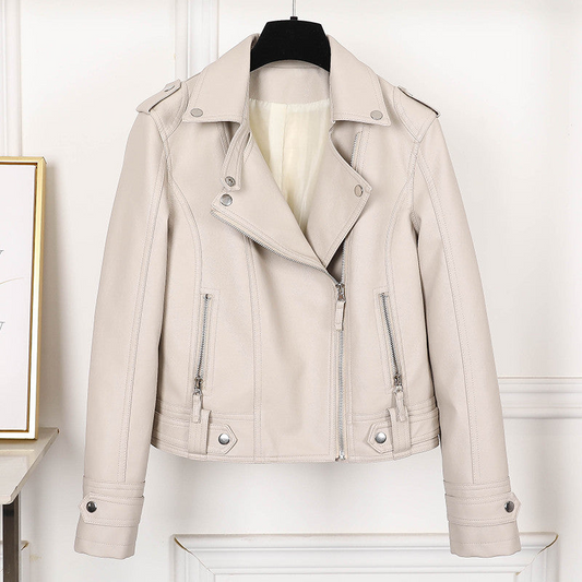 Lederjacke in Schwarz mit Revers und figurbetontem Schnitt