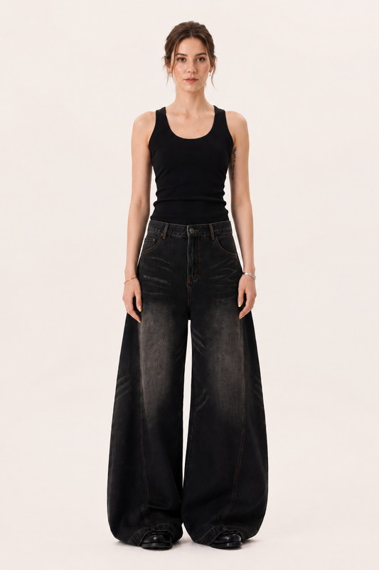 Baggy-Jeans für Damen mit extra weitem Bein, geschwungenen Nähten und Used-Look – Liesel