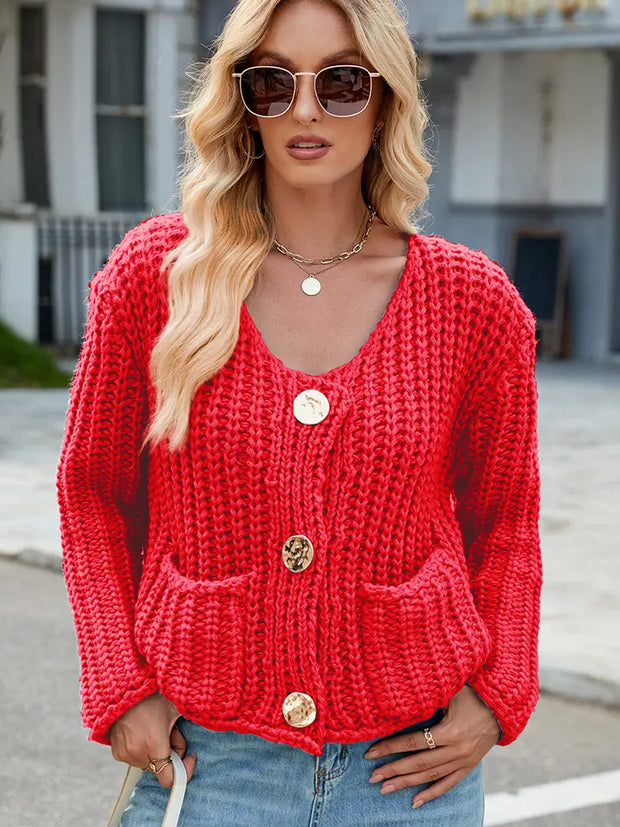 Strickjacke in leichter Ausführung mit V-Ausschnitt und Knopfverschluss