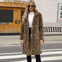 Frania - Plüschmantel mit Leopardenprint