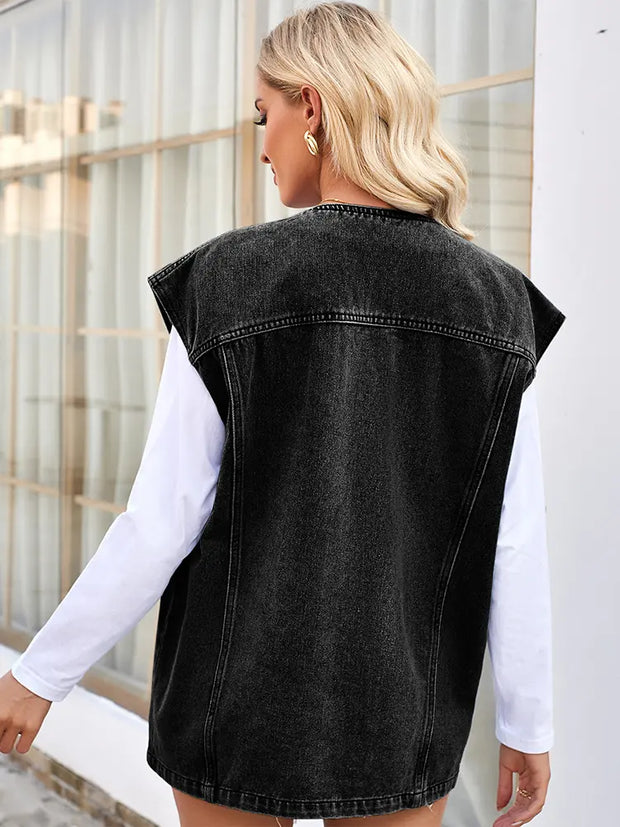 Jeansweste im Used-Look mit Knopfverschluss und mehreren Taschen