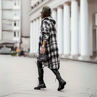Pleun - Trendige karierte Damen Strickjacke