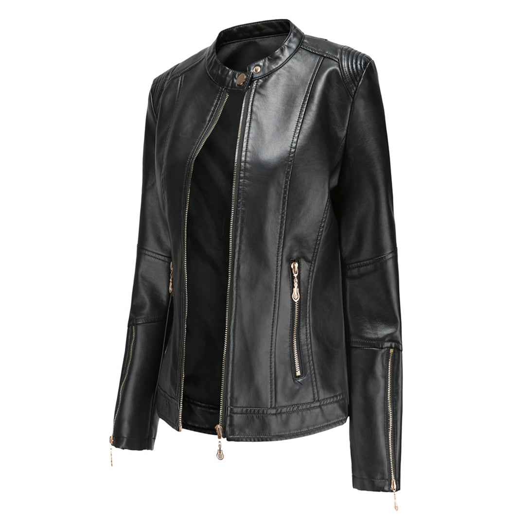 Lederjacke mit Rundhalsausschnitt und Knopfverschluss und eleganter Linienführung