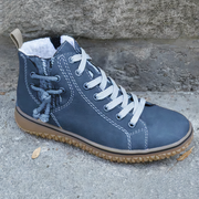 Blau