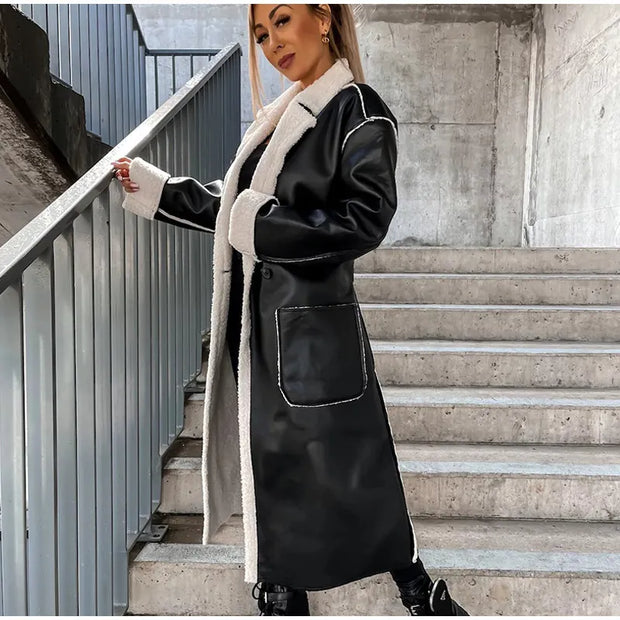 Moderne Lederjacke mit praktischen Taschen