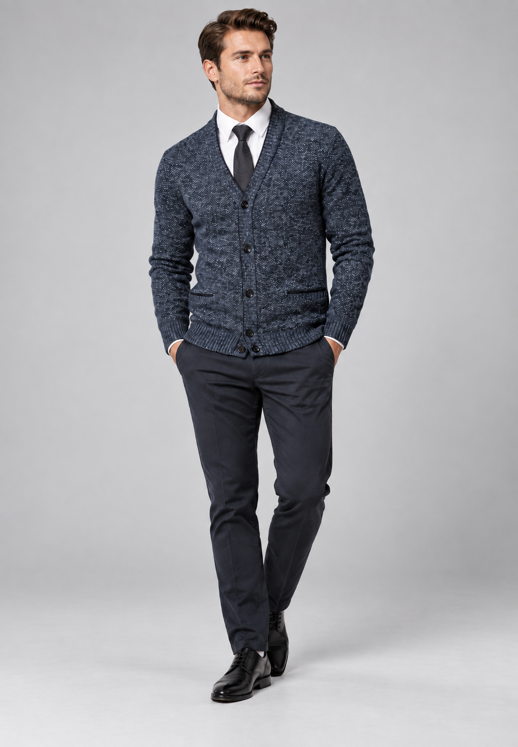 Herren-Strickjacke mit V-Ausschnitt, Knöpfen & Taschen – Levan