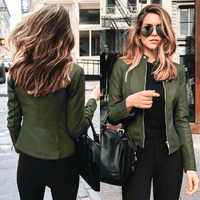 Figurbetonte Lederjacke im lässigen Stil