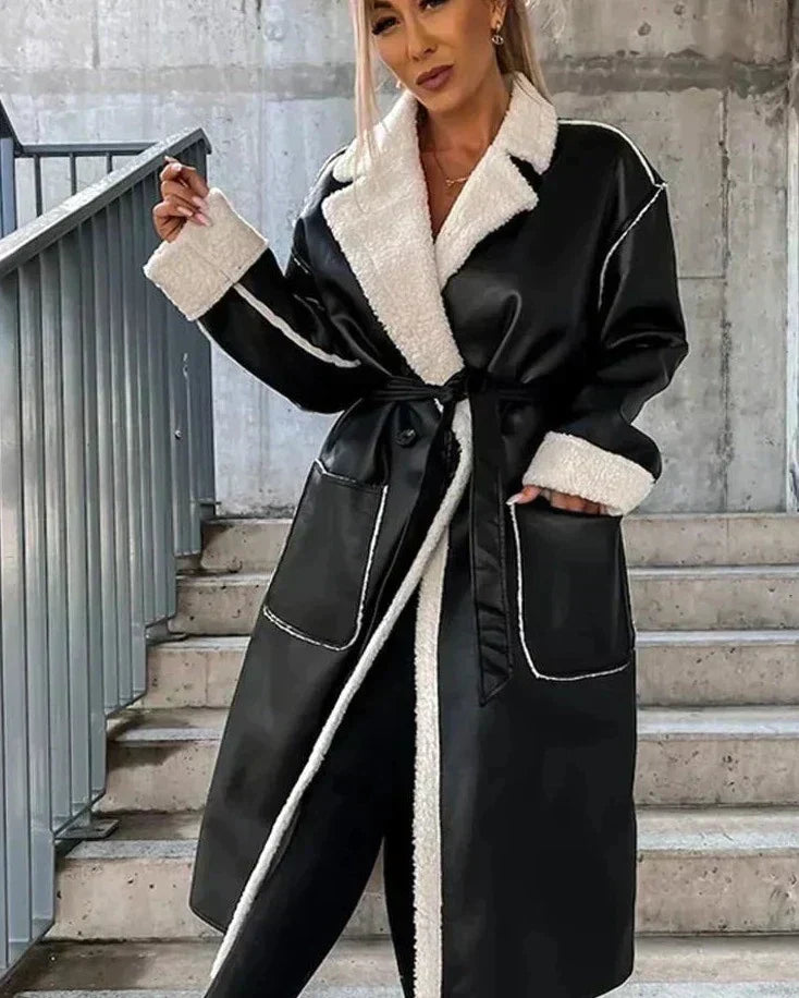 Moderne Lederjacke mit praktischen Taschen