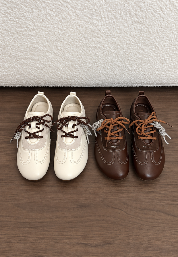 Retro Damenschuhe mit Materialmix & Metallakzenten – Livia